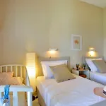 Eleonora House بيت للعطل