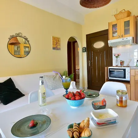 Eleonora House Σιδάρι